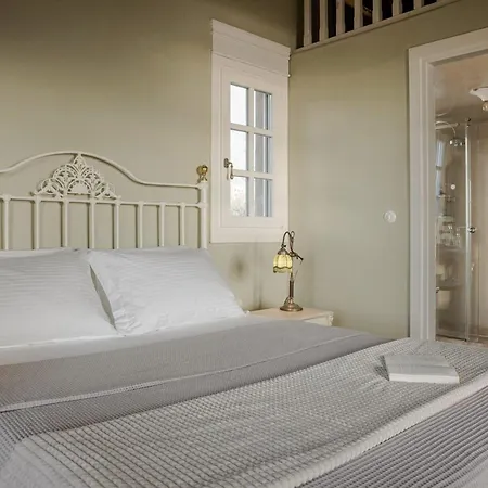 Villa Delightful Kefalonia 5 Bedrooms Panoramic Sea & Mountain Views