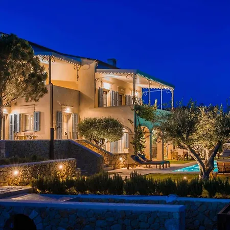 Villa Delightful Kefalonia 5 Bedrooms Panoramic Sea & Mountain Views *